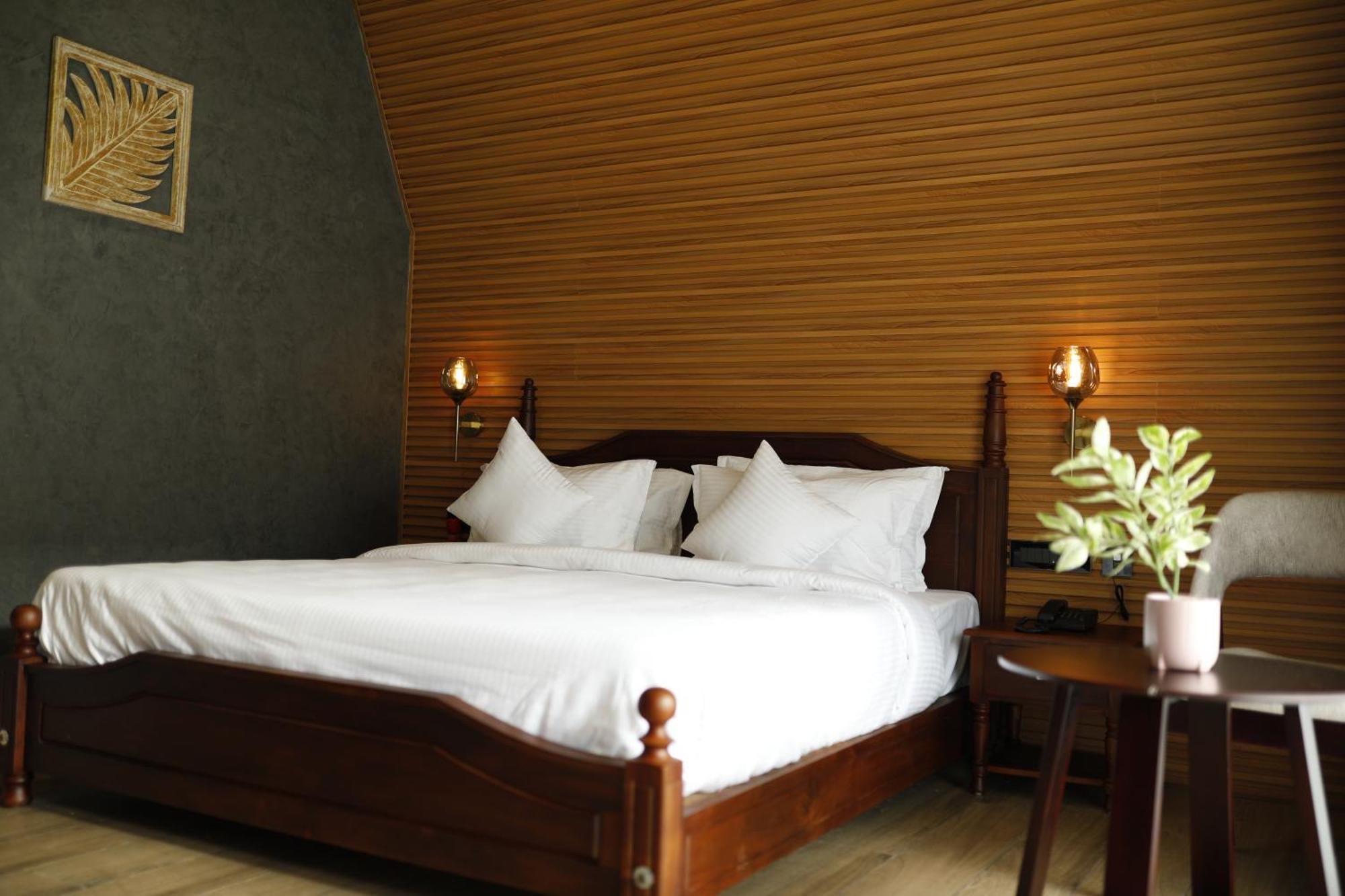 Leela'S 7Th Heaven Resort & Spa Trikunnapuzha Exterior photo